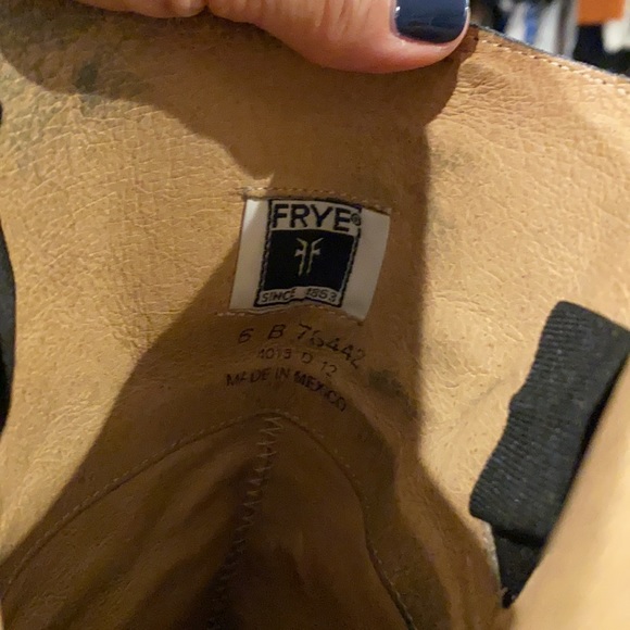 FRYE Trapunto Boot size 6. - Picture 3 of 7